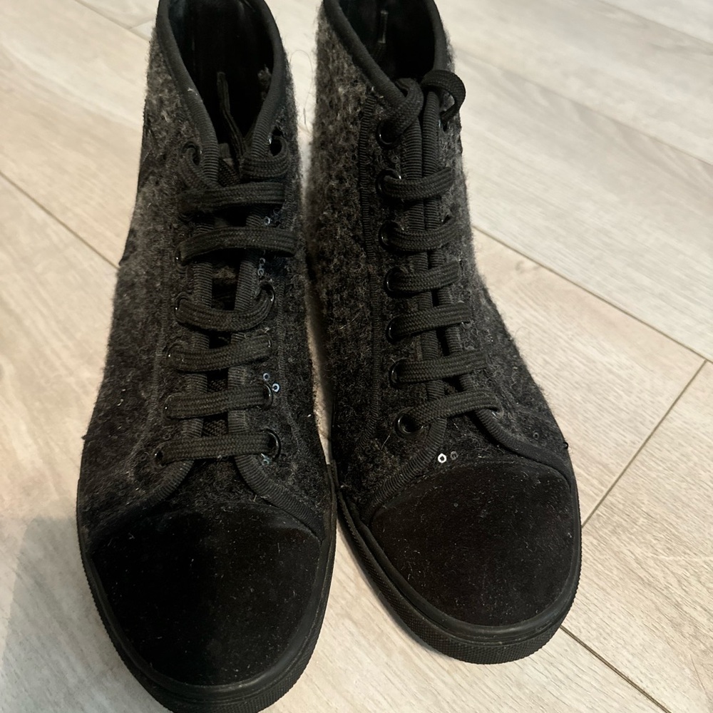 Louis Vuitton Black High-Top Sneakers - Picture 4 of 4